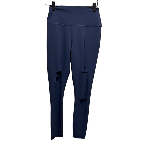 Alo Yoga Ripped Warrior Shredded Yoga Leggings Size Small - Picture 3 of 10